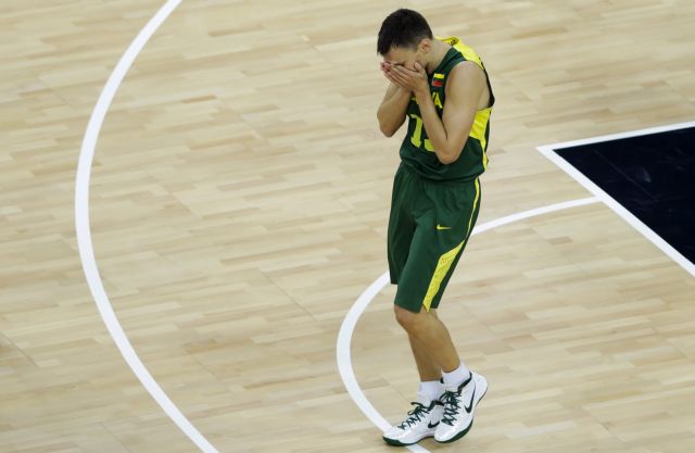 Φεύγουν από την Εθνική Σονγκάιλα, Γιασικεβίτσιους και Καουκένας